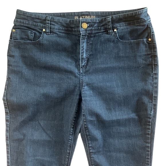 Chicos Platinum Ultimate Fit Dark Rinse Ankle‎ Stretch Size 1 (M/8) - Picture 2 of 8